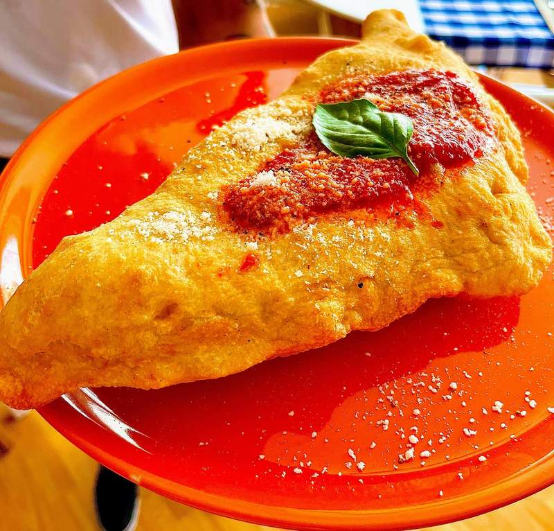 calzone napolitano frito