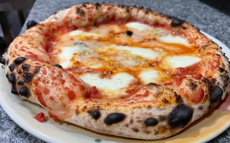 pizza 5 quesos